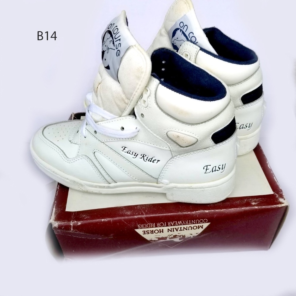 B14- On Course Kids *Easy Rider White heeled sneakers